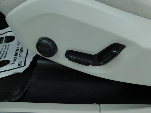 Used 2024 Volvo XC90 B6 Plus w/ Protection Package Premier image 25