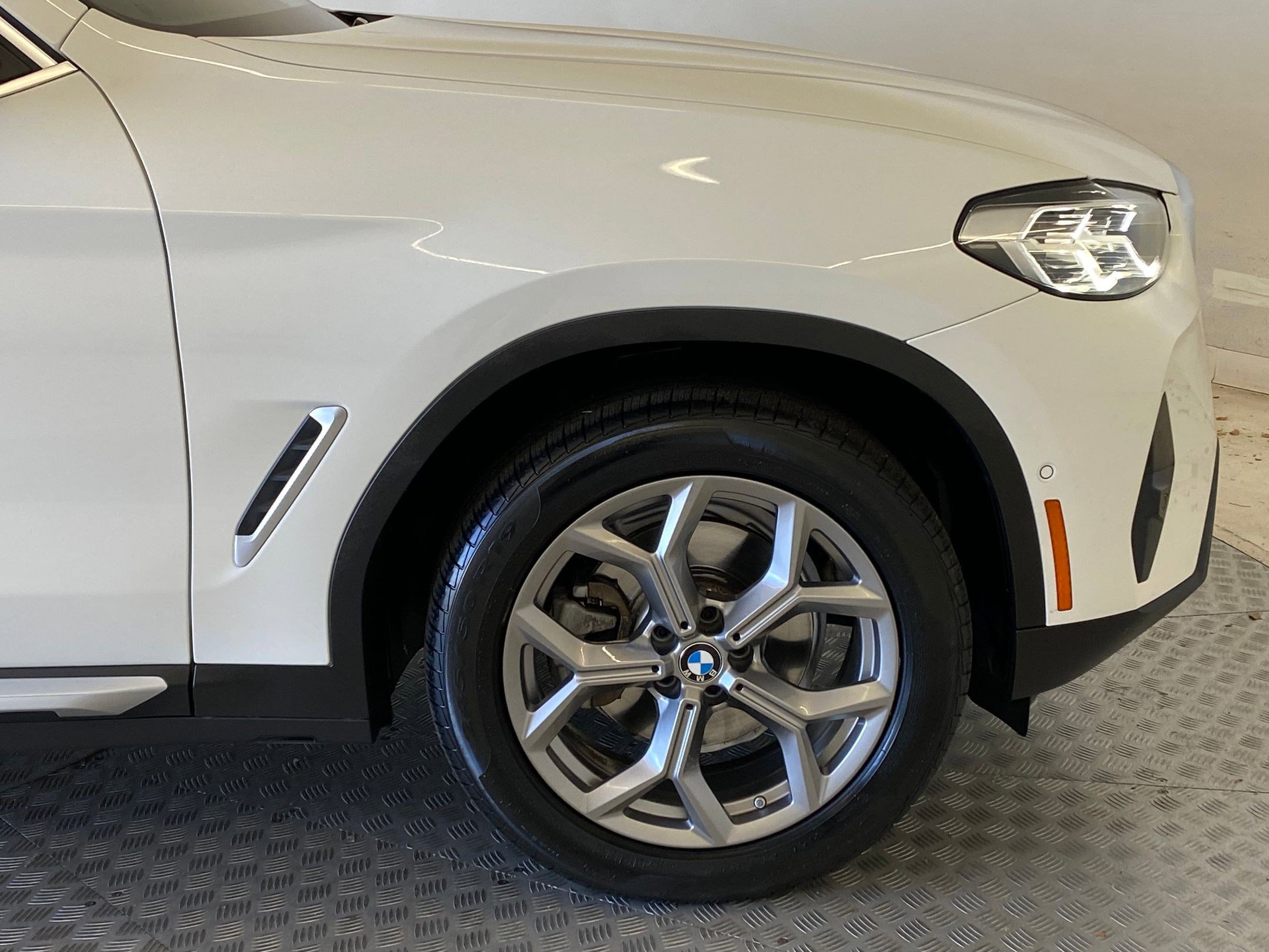 Certified 2024 BMW X3 xDrive30i w/ Convenience Package image 10