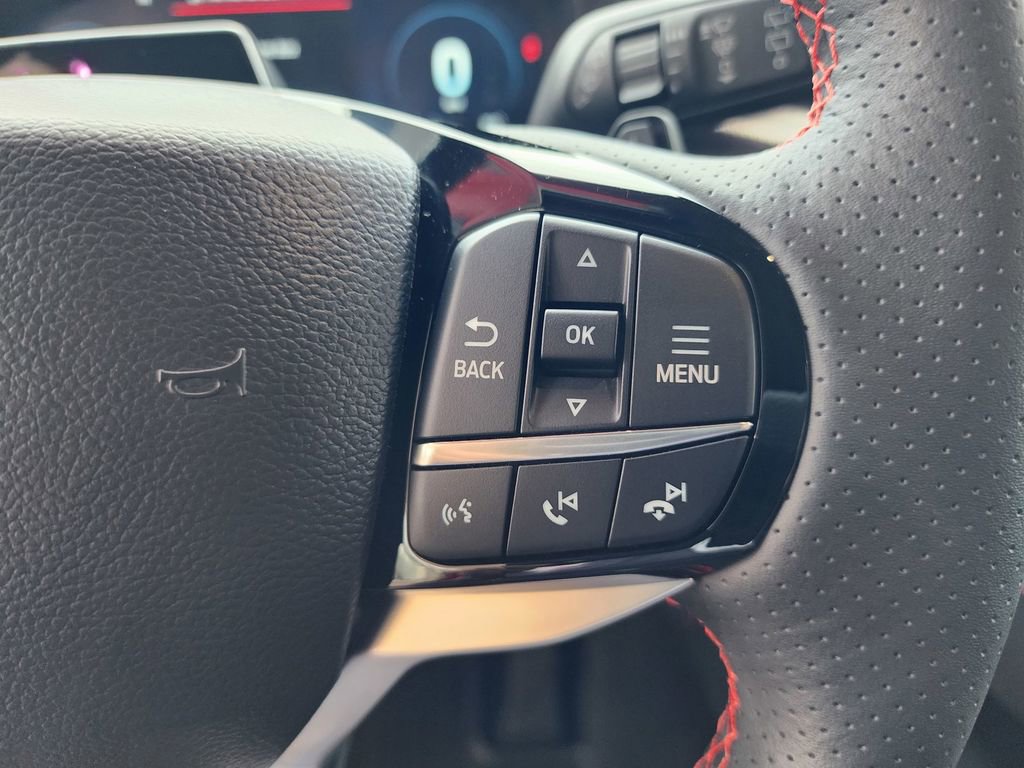 Used 2025 Ford Explorer ST image 22