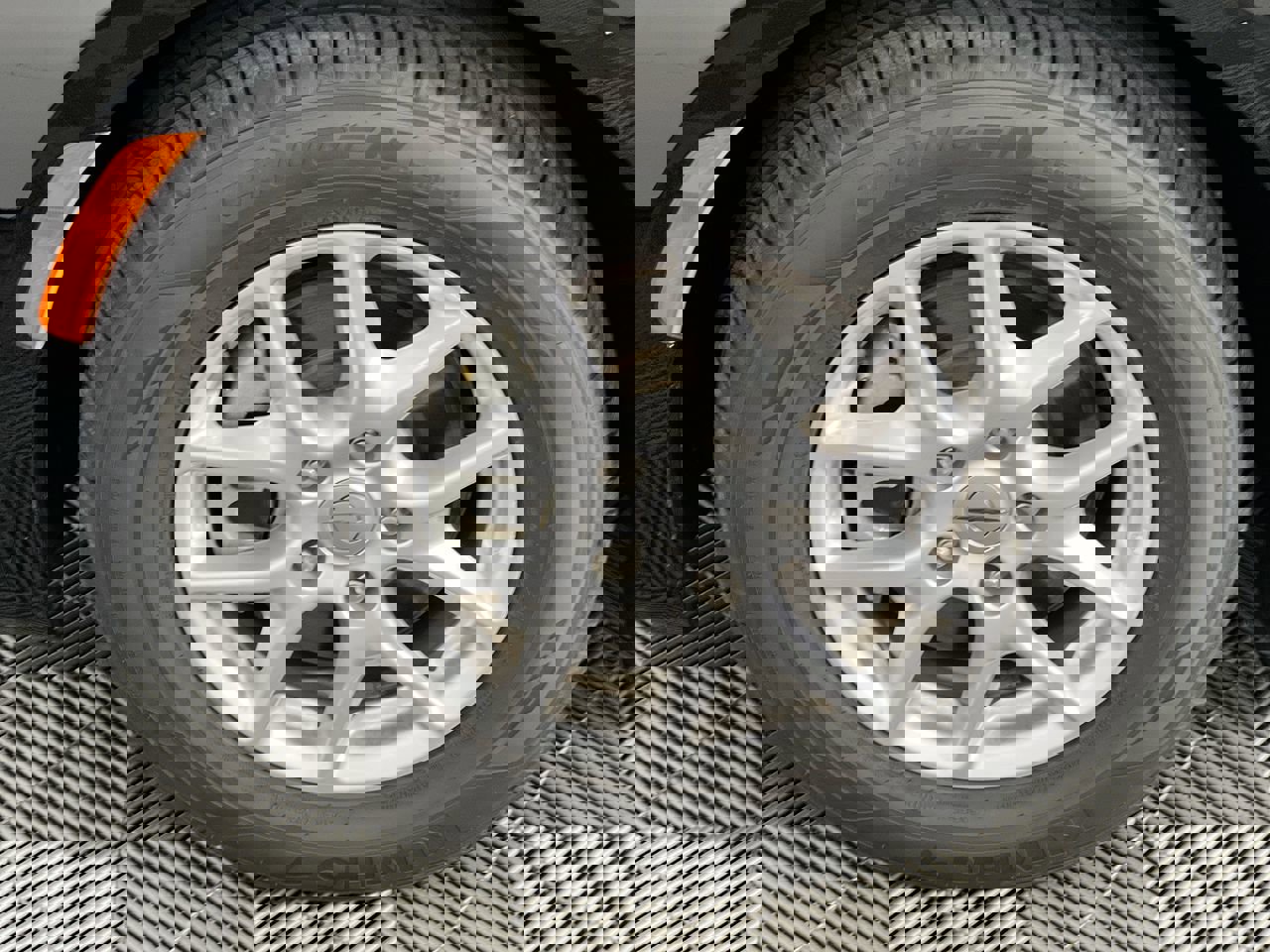 Used 2024 Chrysler Pacifica Touring-L image 11