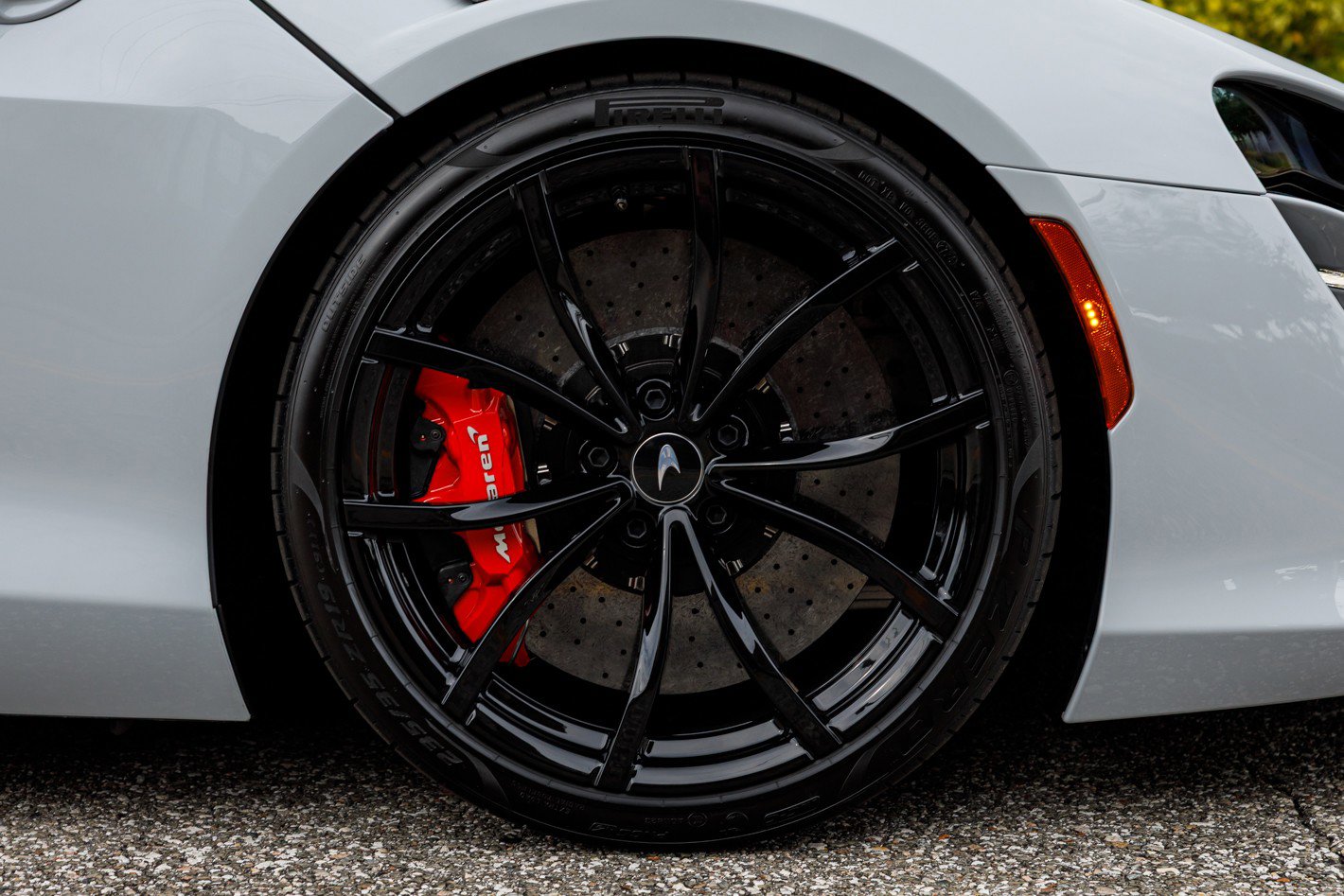 Used 2025 McLaren Artura Spider image 10