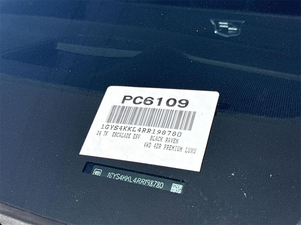 Used 2024 Cadillac Escalade ESV Premium Luxury image 34