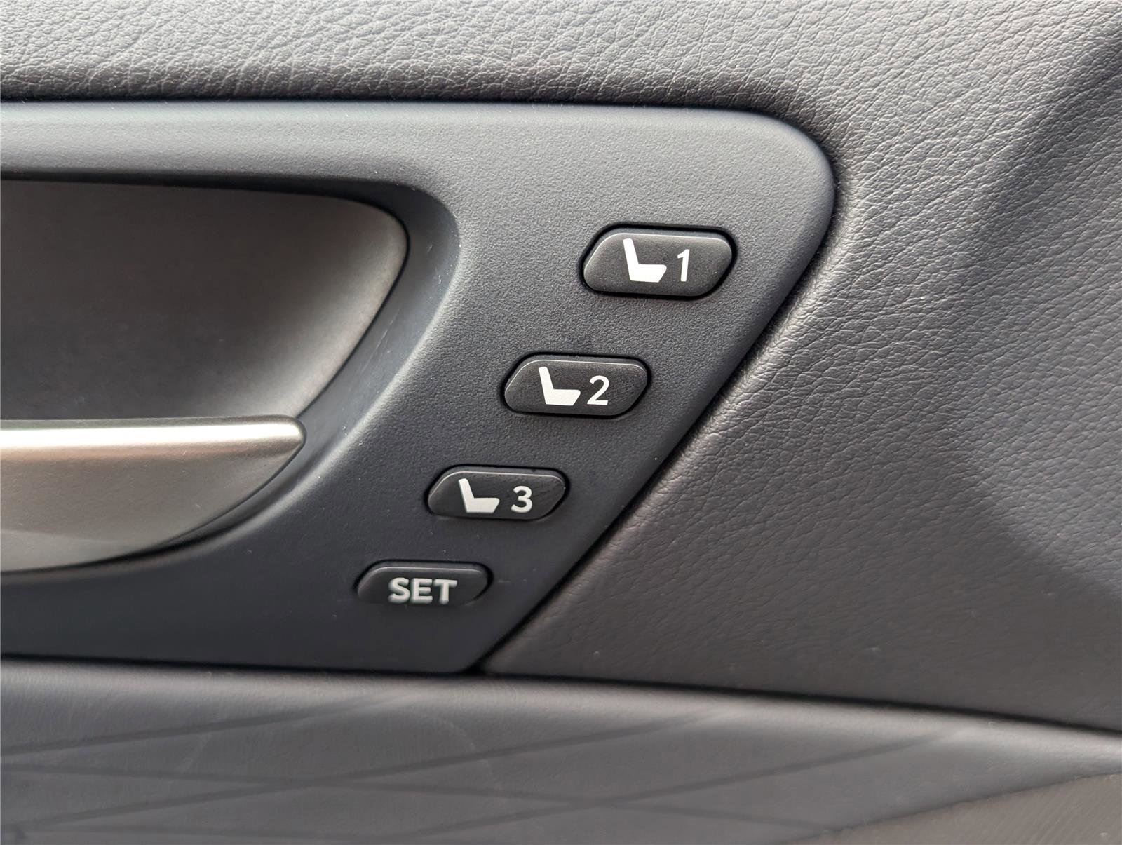 Used 2025 Lexus IS 350 F Sport w/ Navigation Package image 21