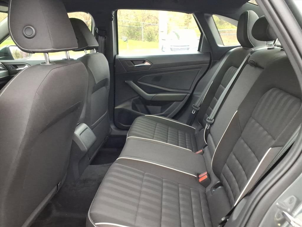 Used 2023 Volkswagen Jetta Sport image 17