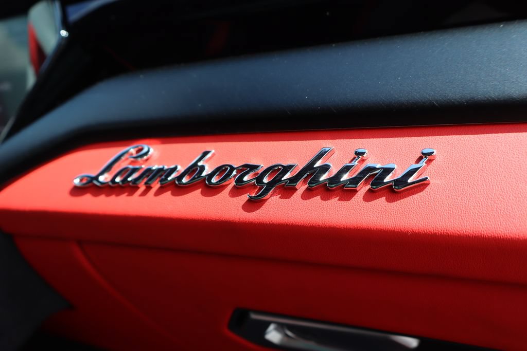 Used 2024 Lamborghini Urus S AWD/4WD image 33