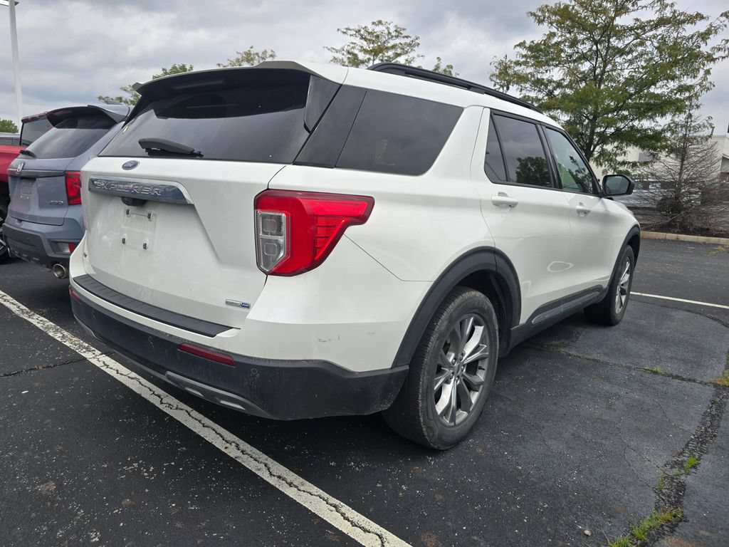 Used 2020 Ford Explorer XLT w/ Equipment Group 202A AWD/4WD image 7