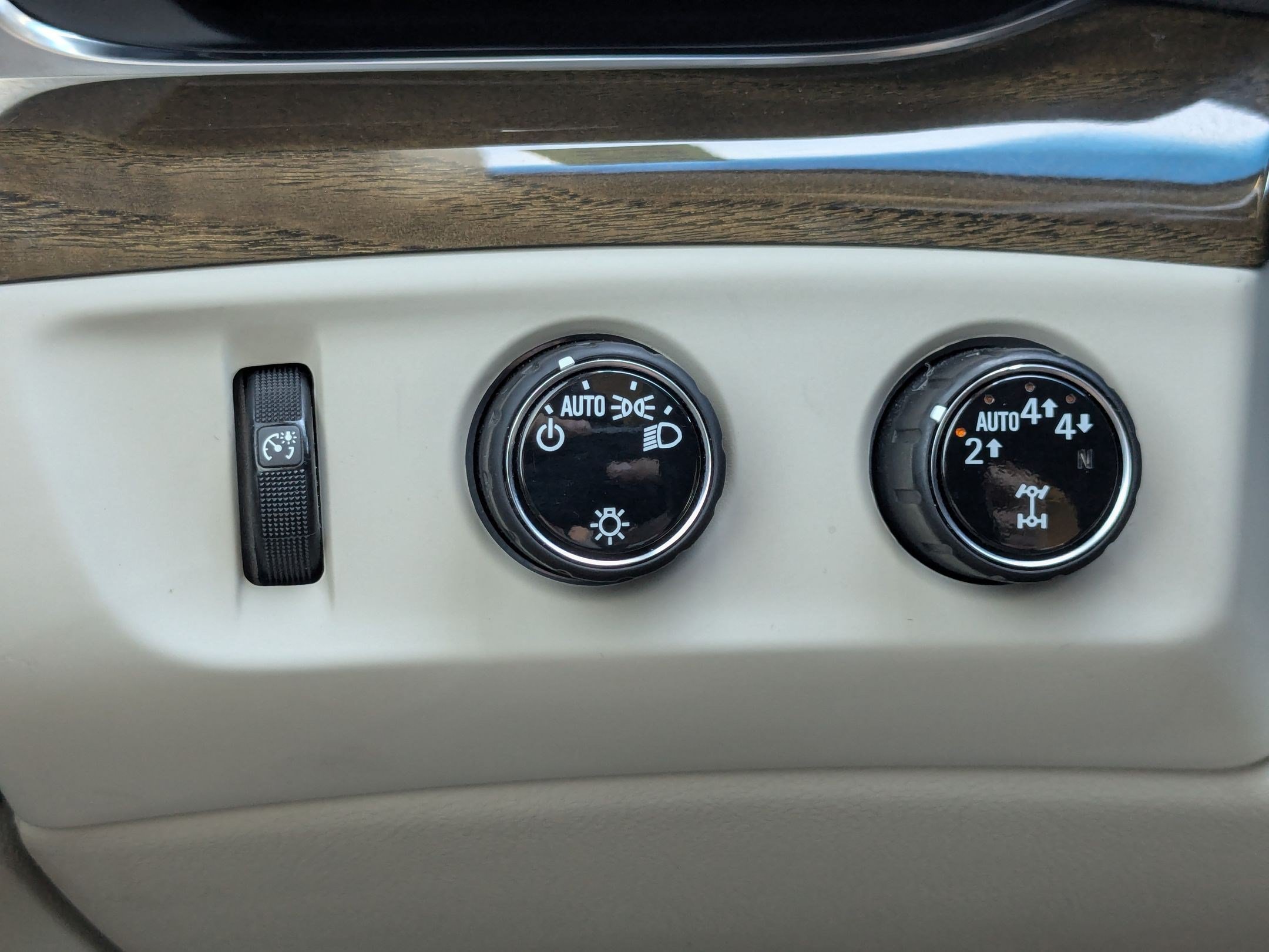 Used 2020 Cadillac Escalade ESV Luxury AWD/4WD image 19