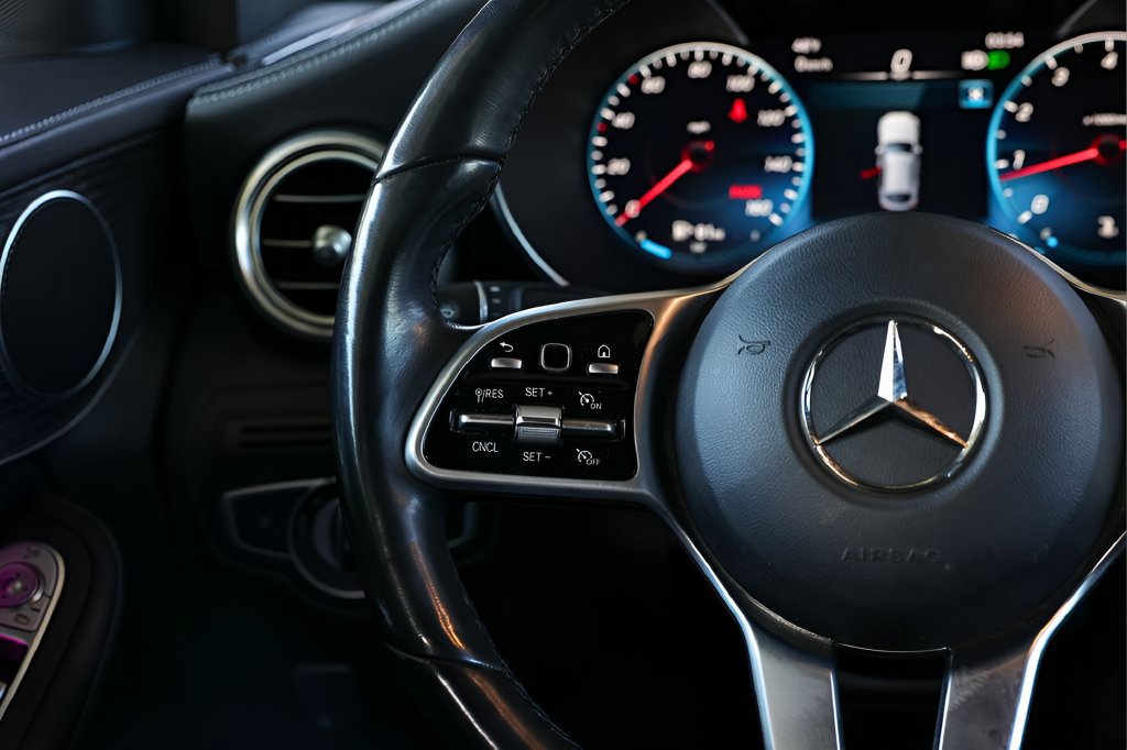 Used 2022 Mercedes-Benz GLC 300 4MATIC Coupe image 30