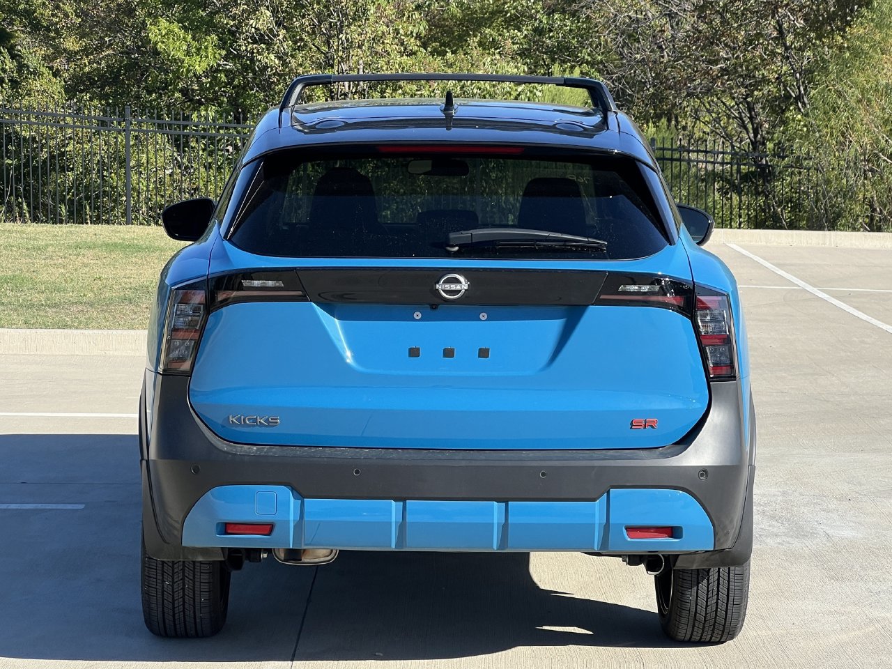 Used 2025 Nissan Kicks SR FWD image 4