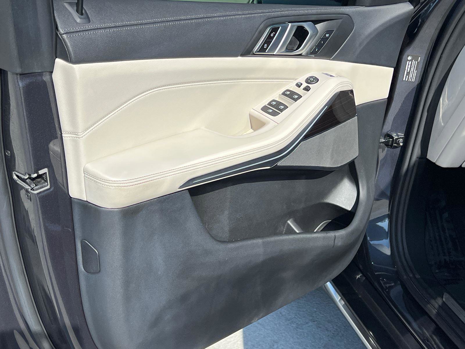 Used 2021 BMW X5 sDrive40i w/ Premium Package image 10