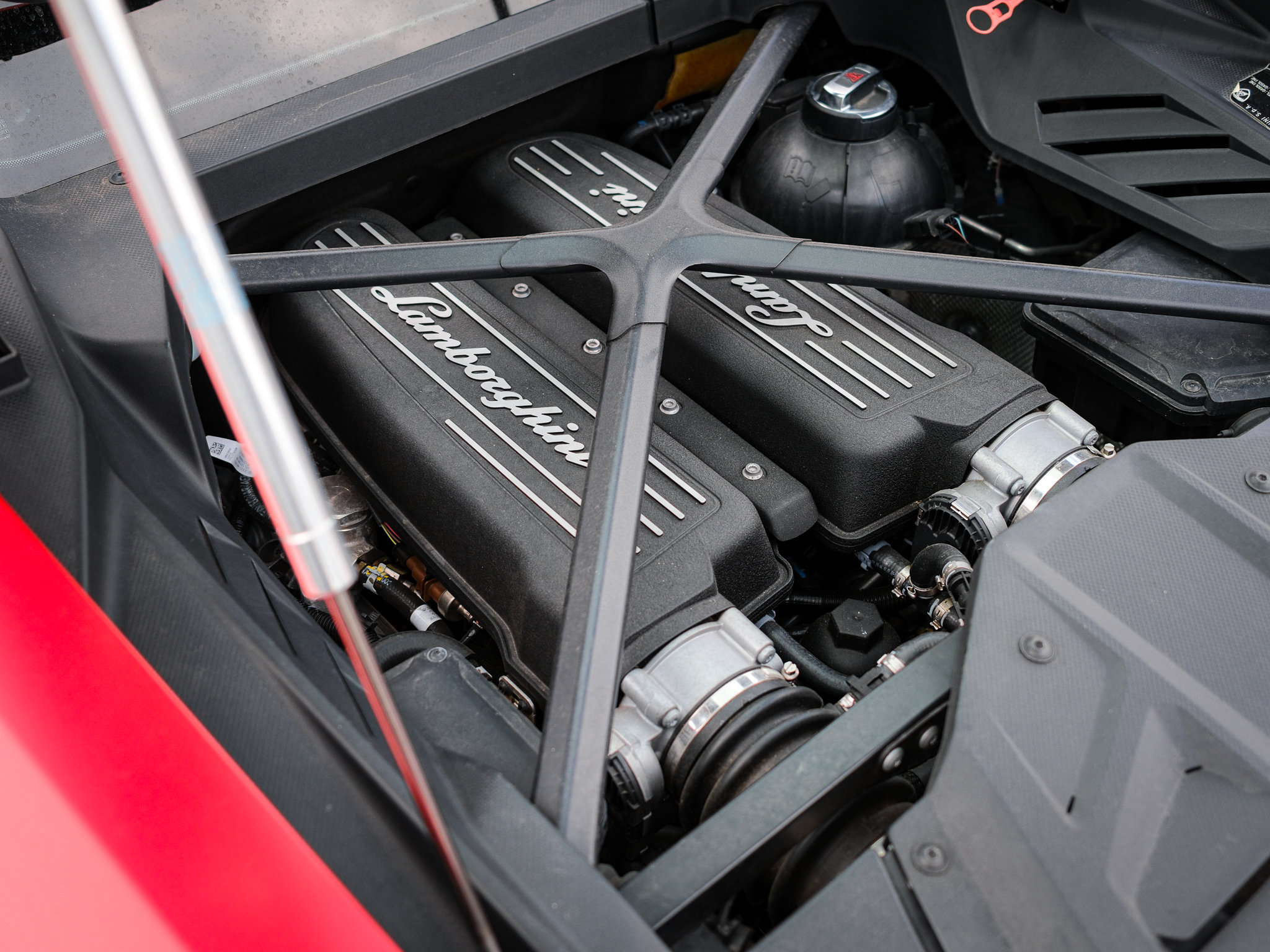 Used 2021 Lamborghini Huracan EVO RWD image 29