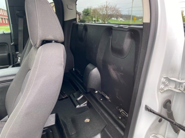 Used 2020 Chevrolet Colorado LT w/ Safety Package image 18
