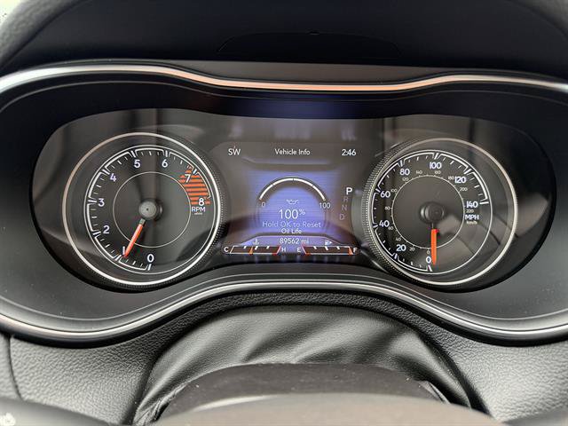 Used 2019 Jeep Cherokee Limited w/ Luxury Group AWD/4WD image 29