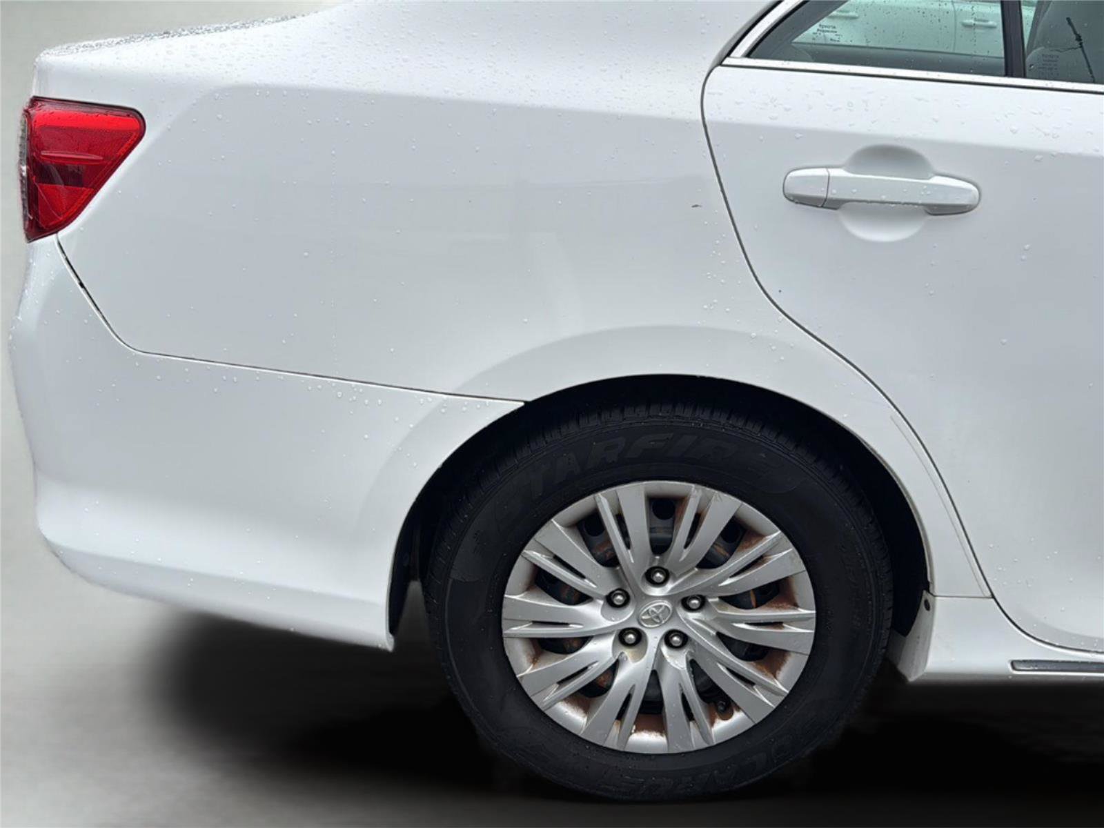 Used 2012 Toyota Camry LE FWD image 30