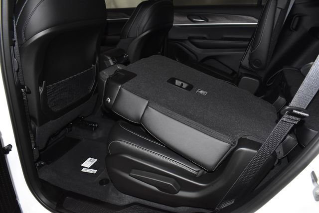 New 2025 Jeep Grand Cherokee L Limited w/ Trailer Tow Package image 28