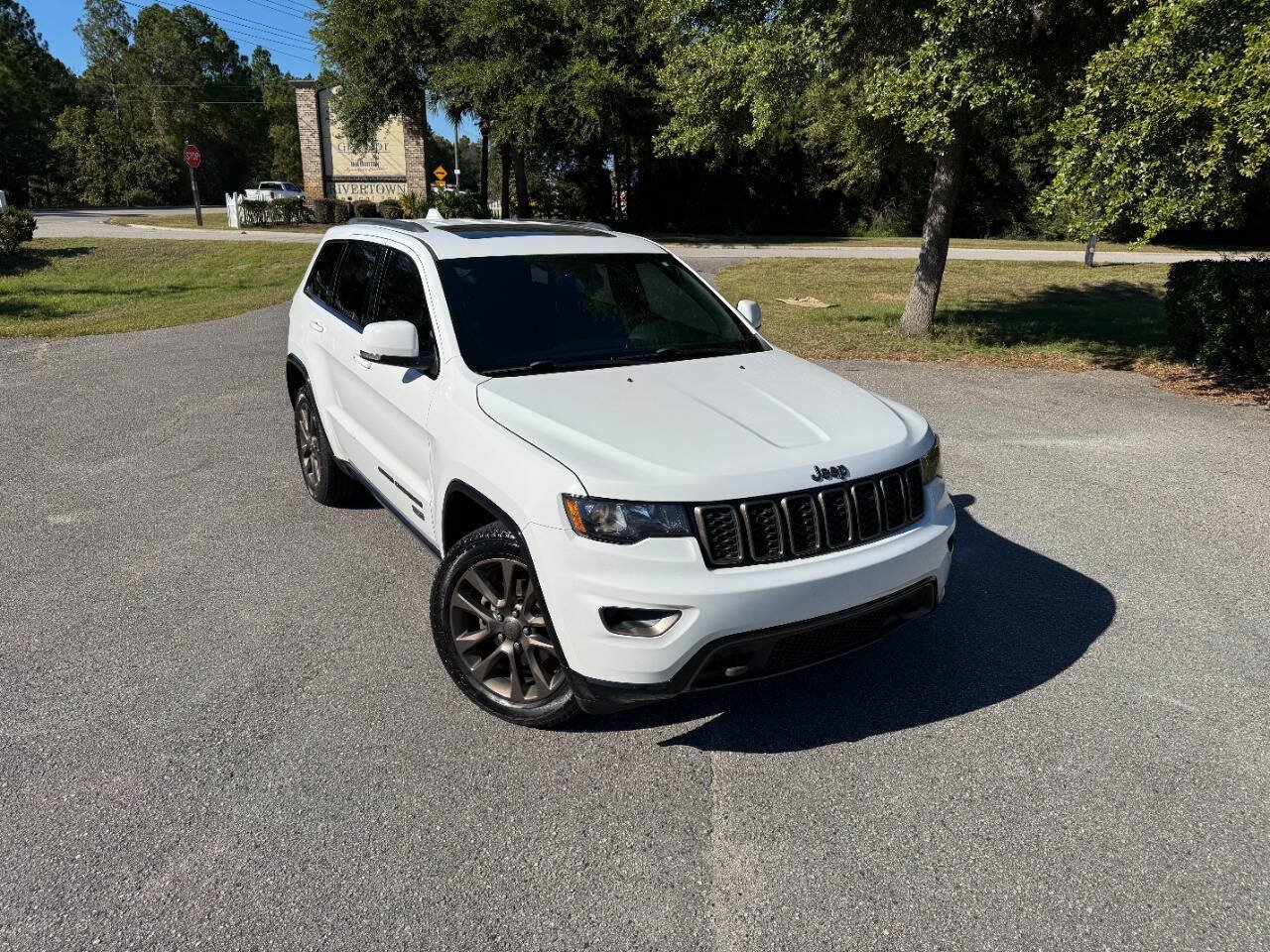 Used 2016 Jeep Grand Cherokee Limited 75th Anniversary AWD/4WD image 37