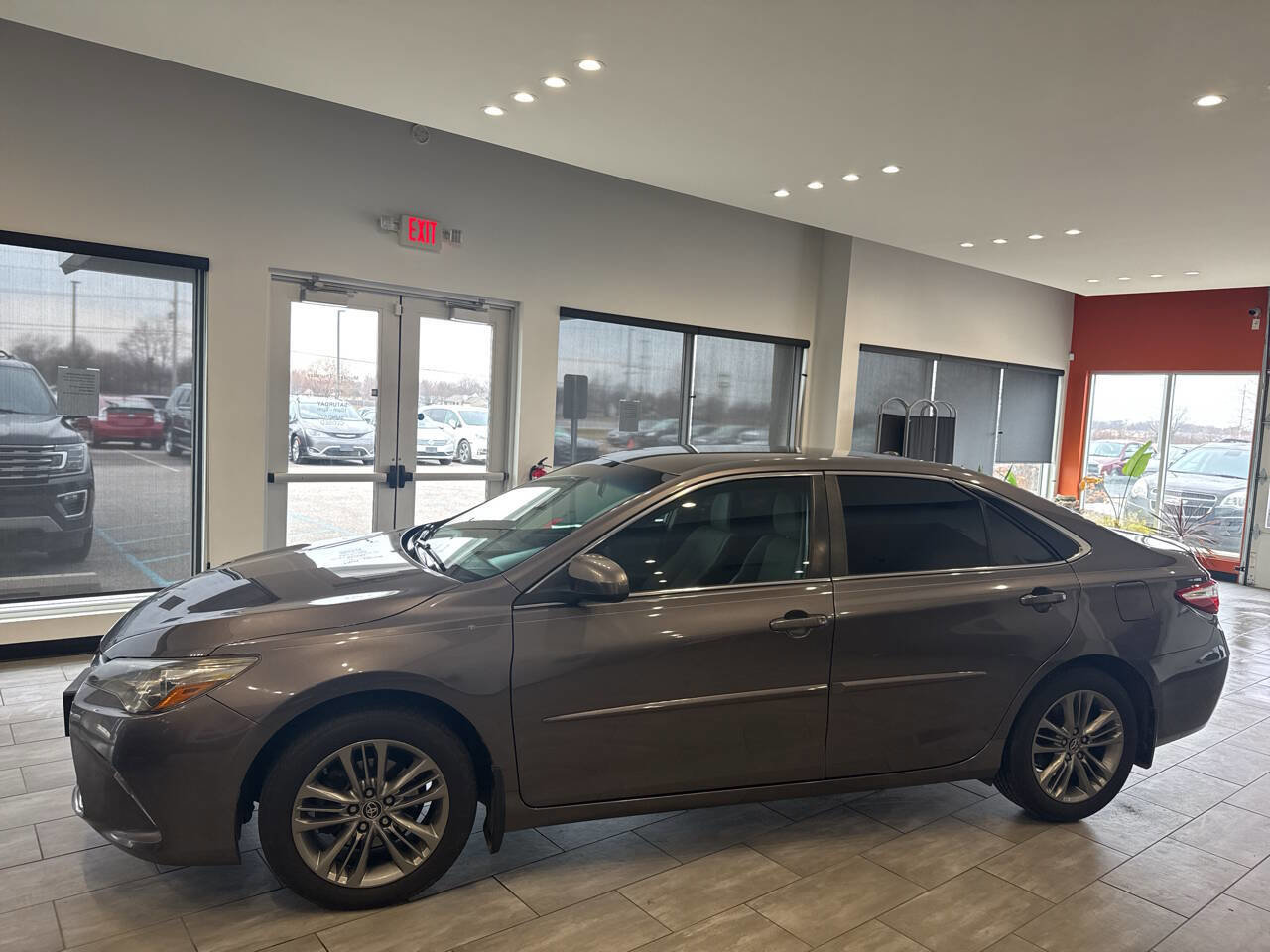 Used 2015 Toyota Camry SE image 8