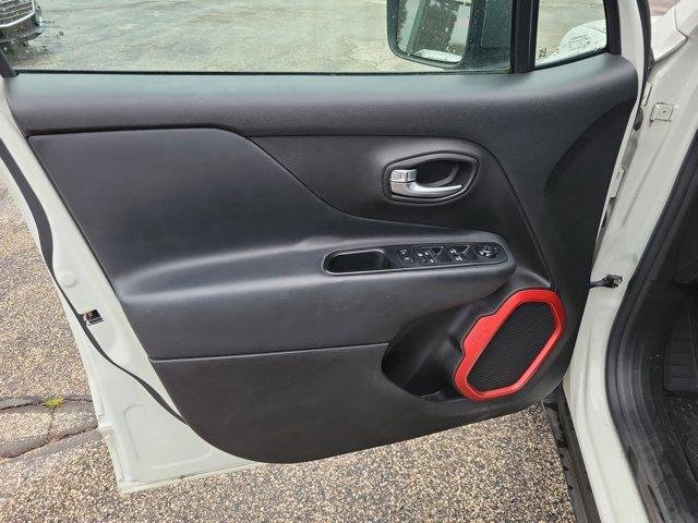 Used 2017 Jeep Renegade Trailhawk image 17