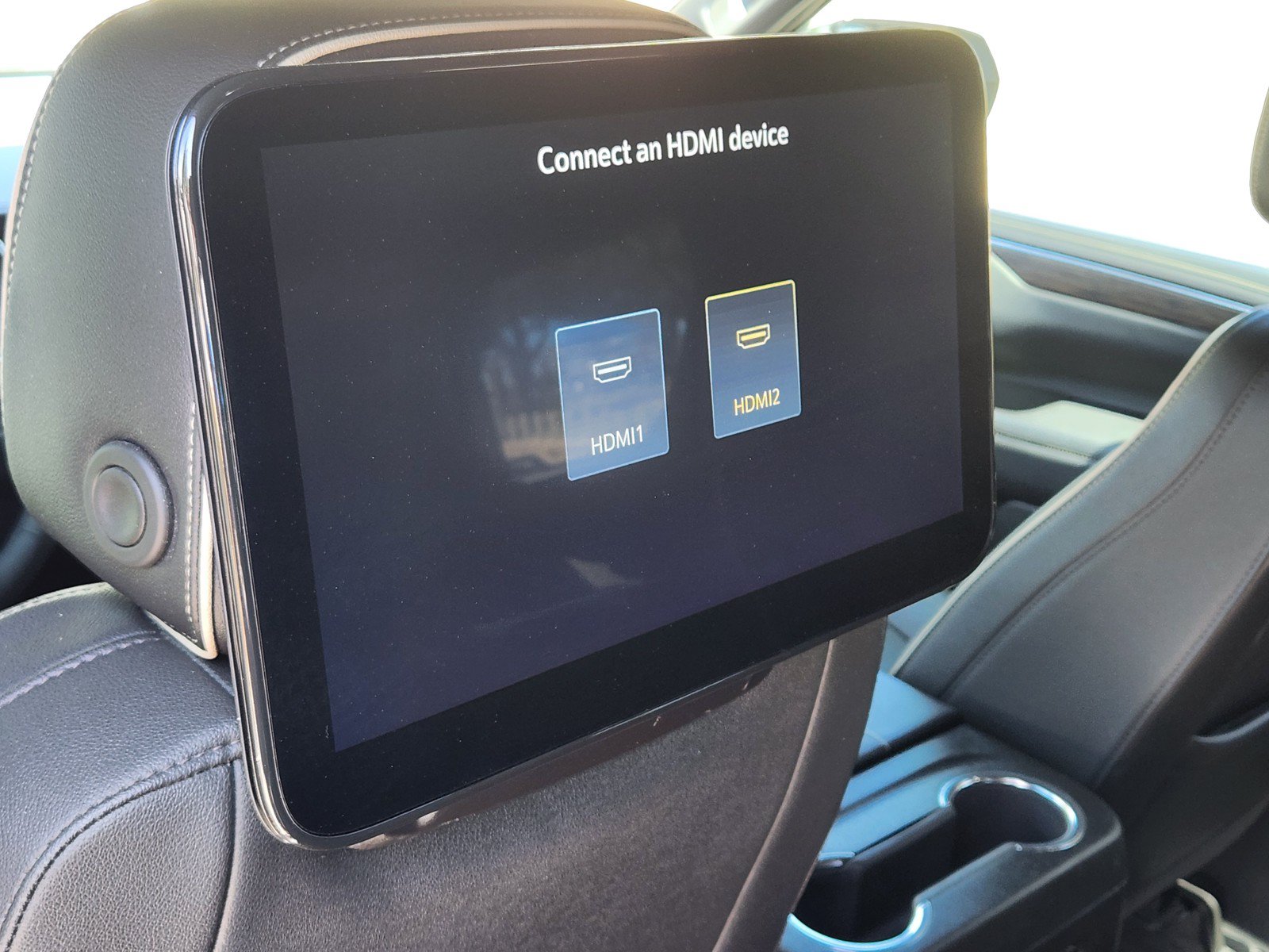 Used 2023 Chevrolet Tahoe Premier AWD/4WD image 14