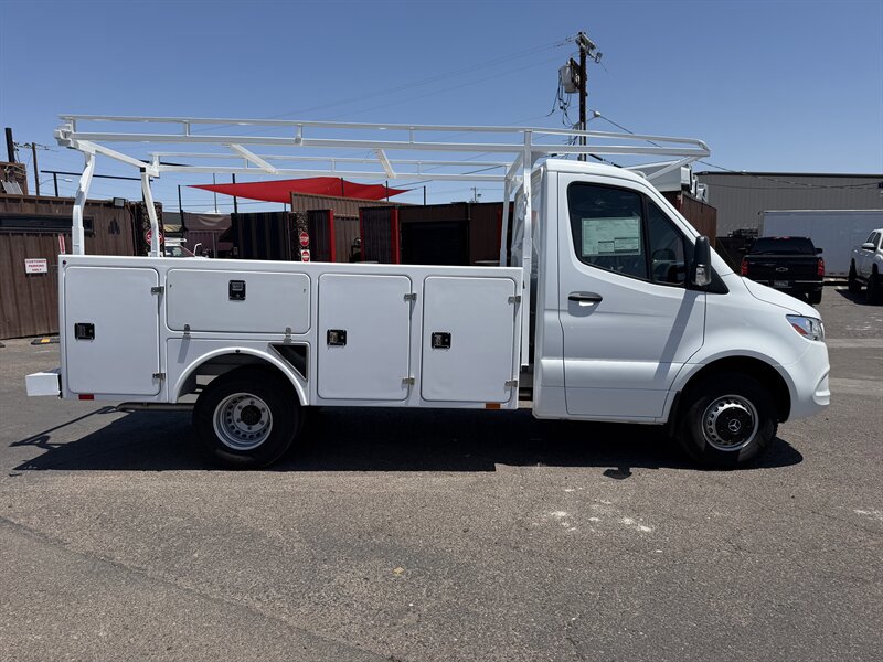 Used 2023 Mercedes-Benz Sprinter 3500 image 2