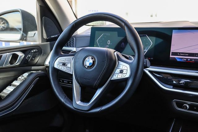 Used 2024 BMW X7 xDrive40i AWD/4WD image 16