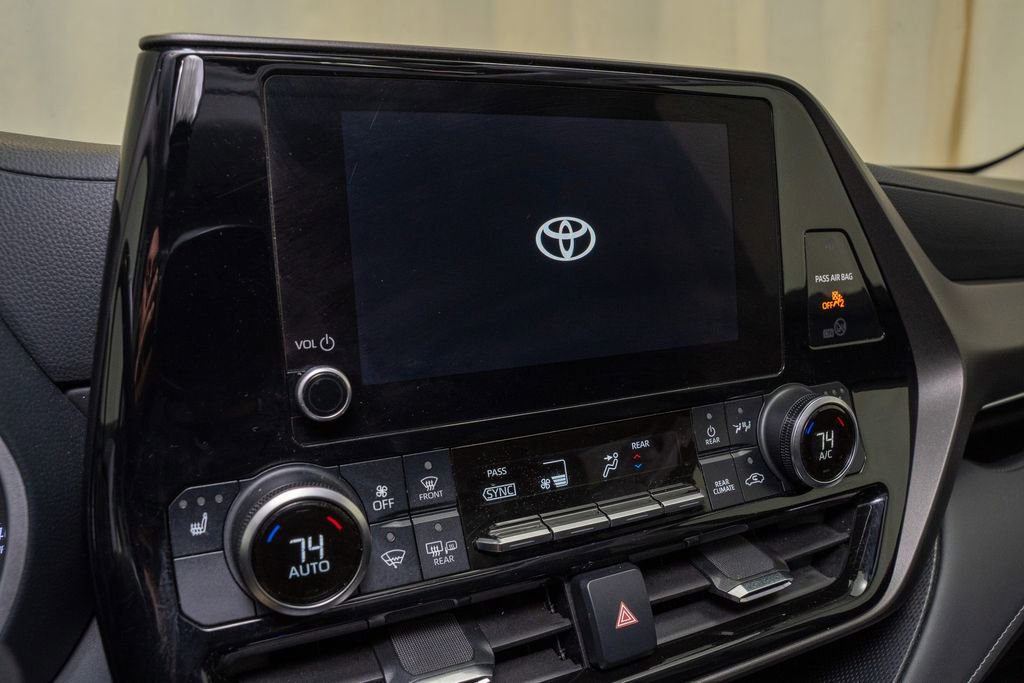 Used 2024 Toyota Highlander XLE image 15