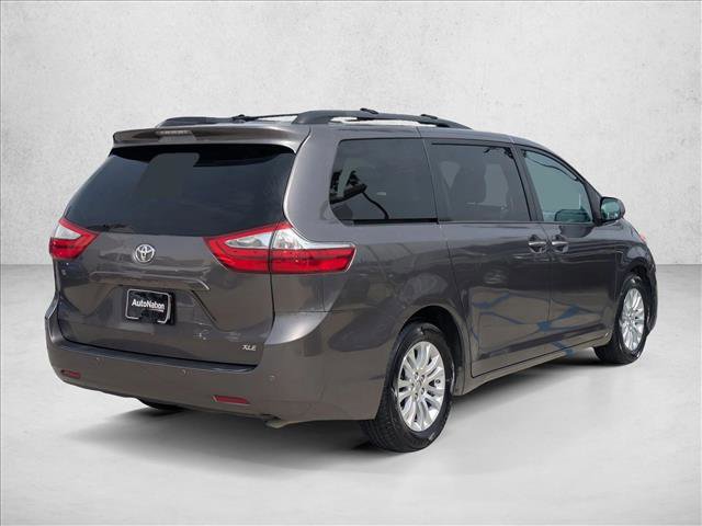 Used 2016 Toyota Sienna XLE w/ XLE Navigation Package image 5