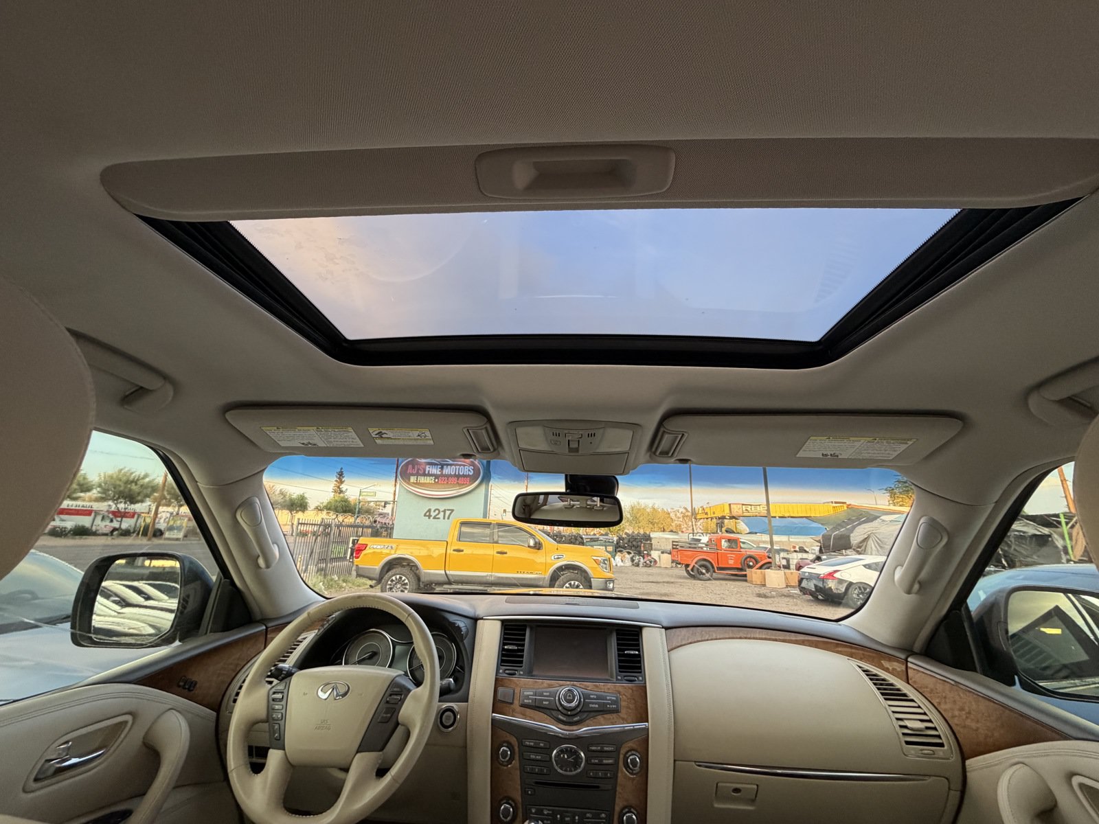 Used 2014 INFINITI QX80 2WD w/ Theater Package image 8