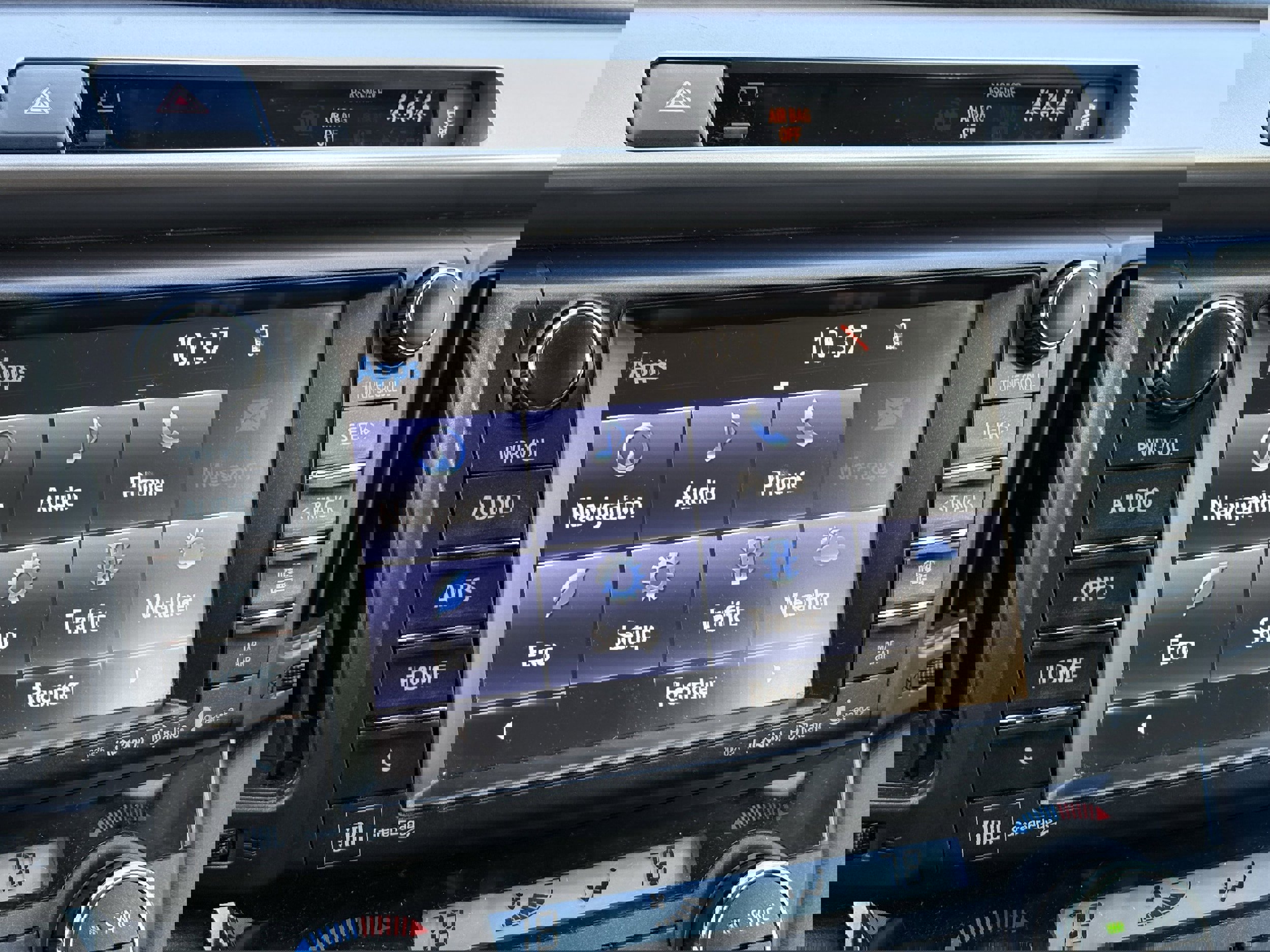 Used 2018 Toyota RAV4 Limited w/ Advanced Technology Package image 21