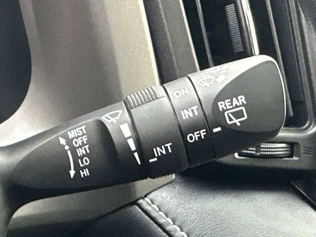 Used 2018 Toyota RAV4 XLE image 19