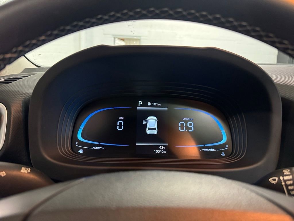 Used 2023 Hyundai Venue SEL FWD image 18