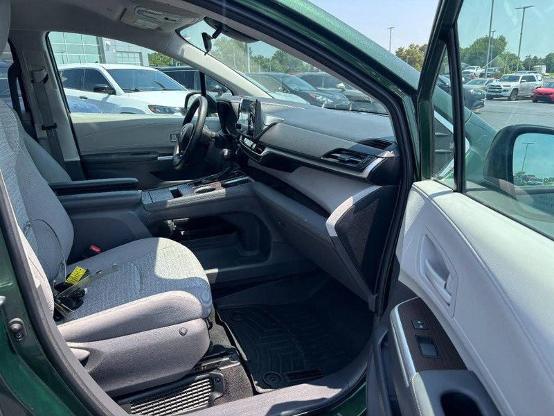 Certified 2021 Toyota Sienna LE FWD image 10