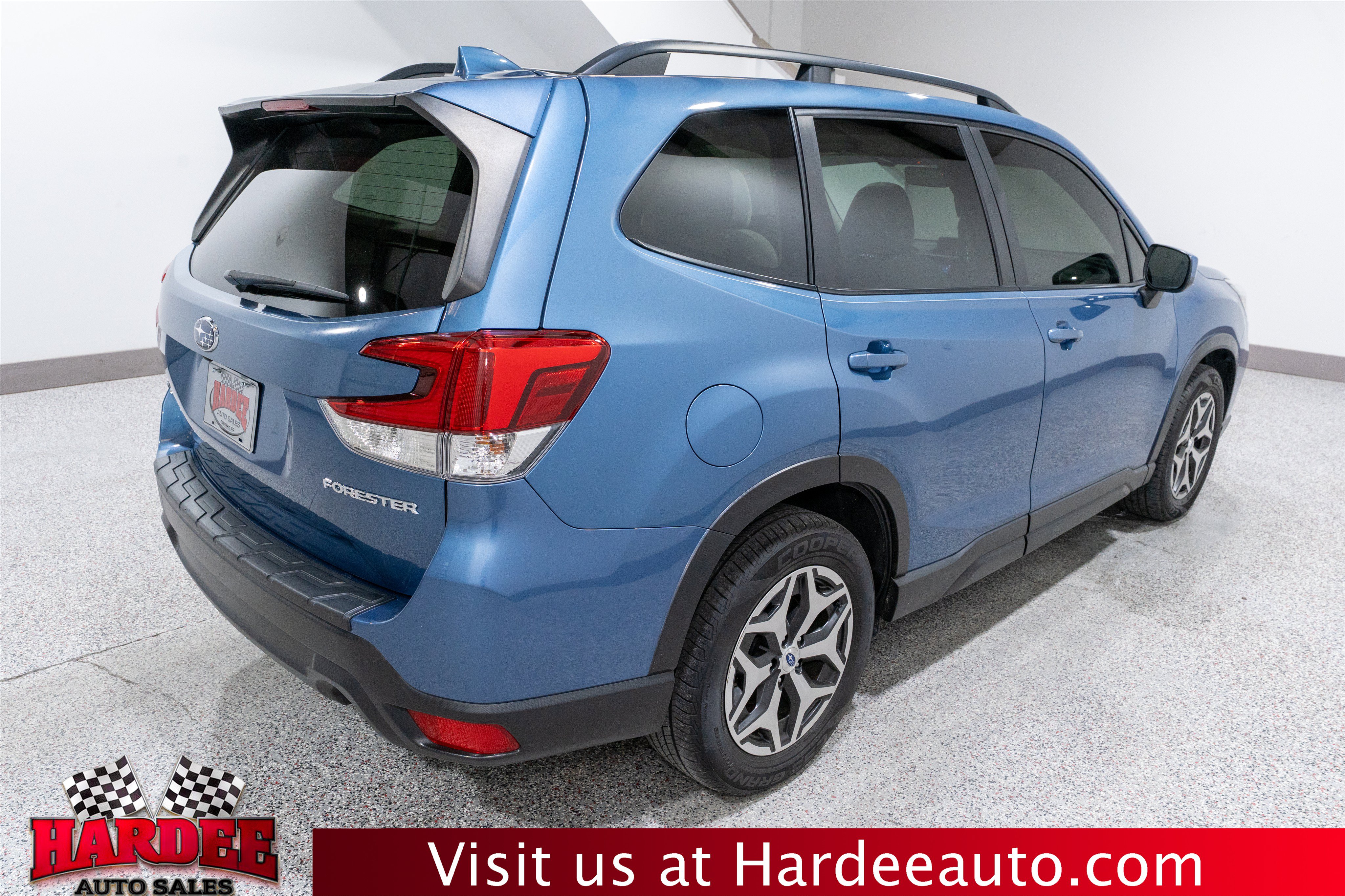 Used 2019 Subaru Forester Premium AWD/4WD image 5
