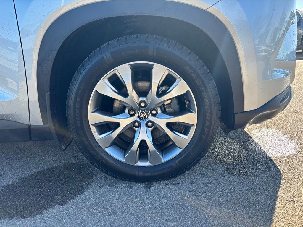 Used 2024 Toyota Grand Highlander Limited image 31