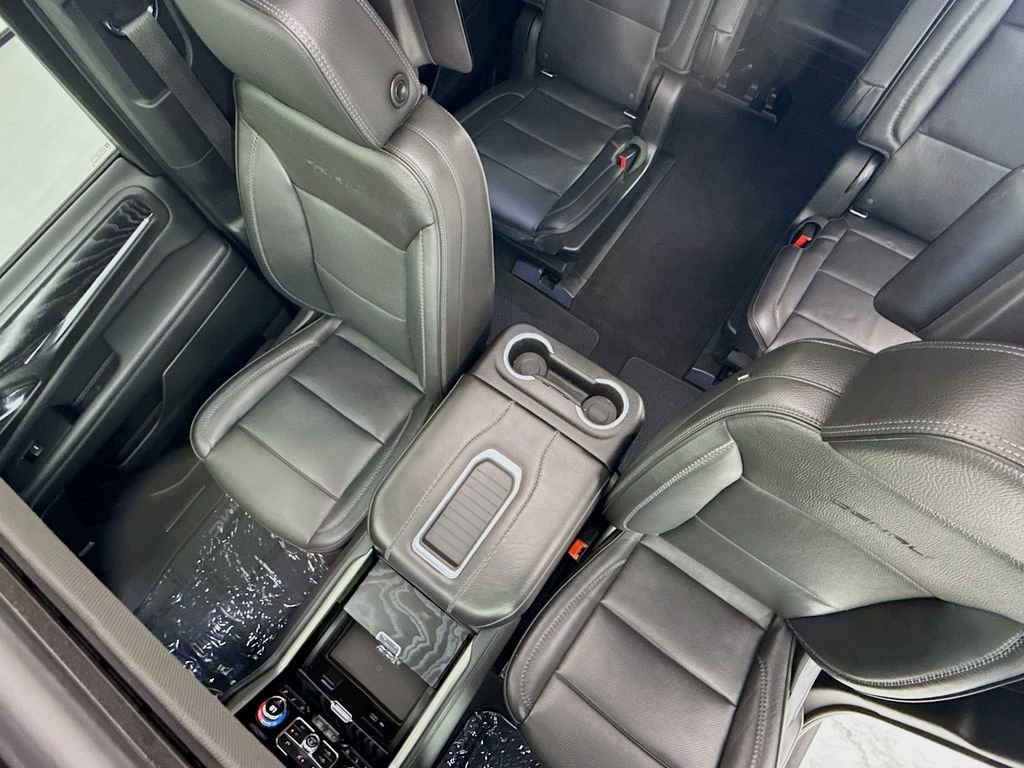 Used 2021 GMC Yukon XL Denali w/ Denali Premium Package AWD/4WD image 23
