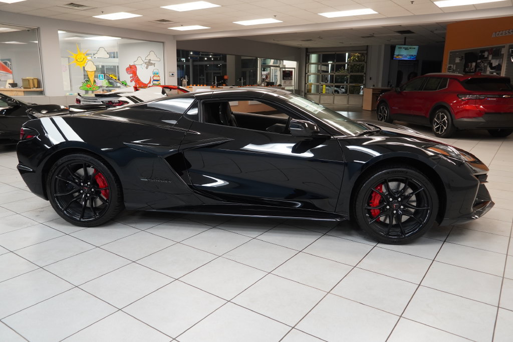 New 2027 Chevrolet Corvette Grand Sport w/ Z52 Sport Performance Package RWD image 11