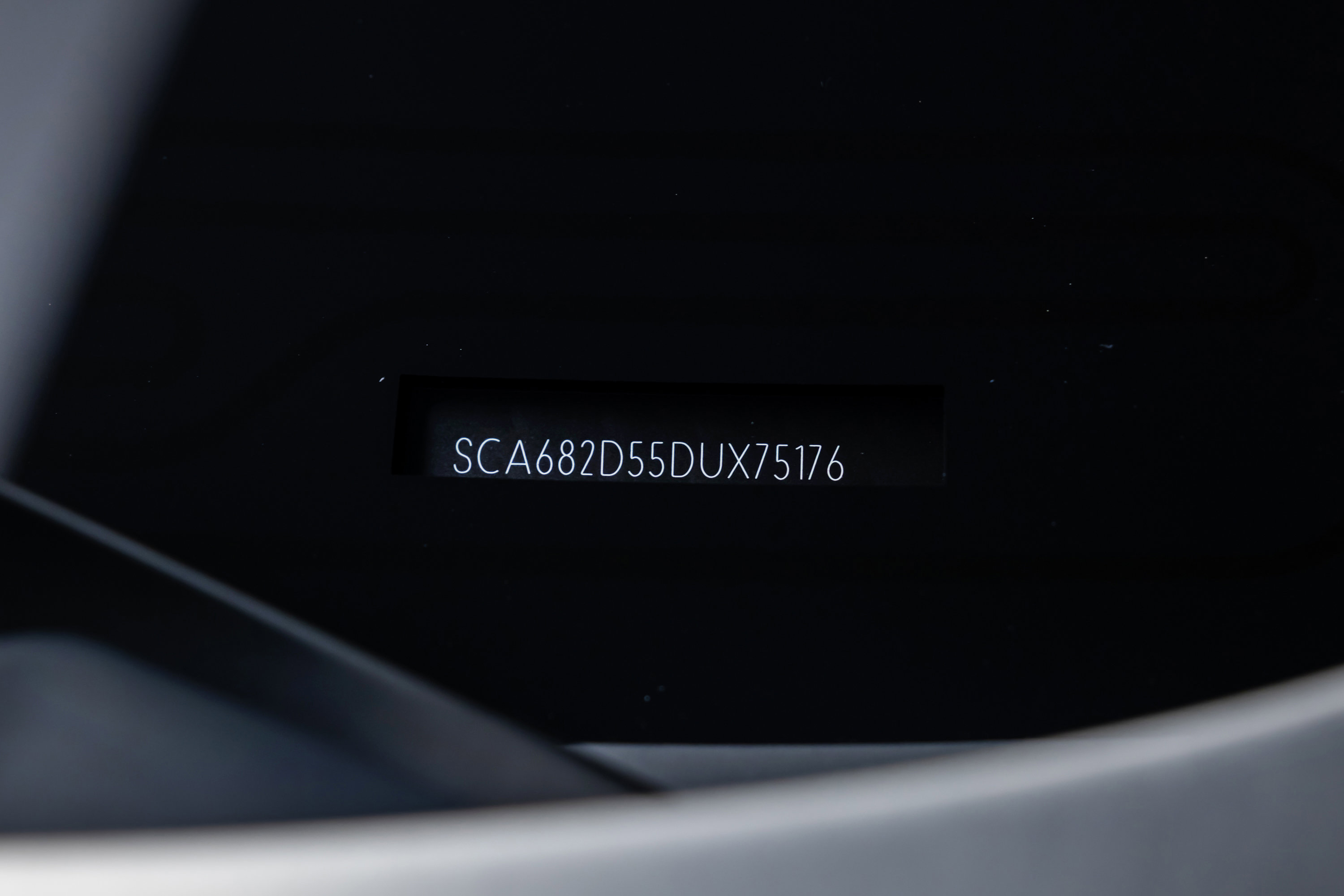 Used 2013 Rolls-Royce Phantom Drophead Coupe image 48