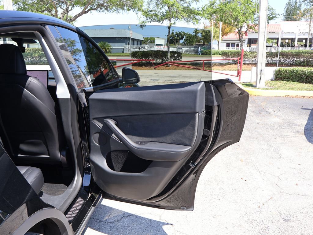 Used 2022 Tesla Model Y Performance image 26