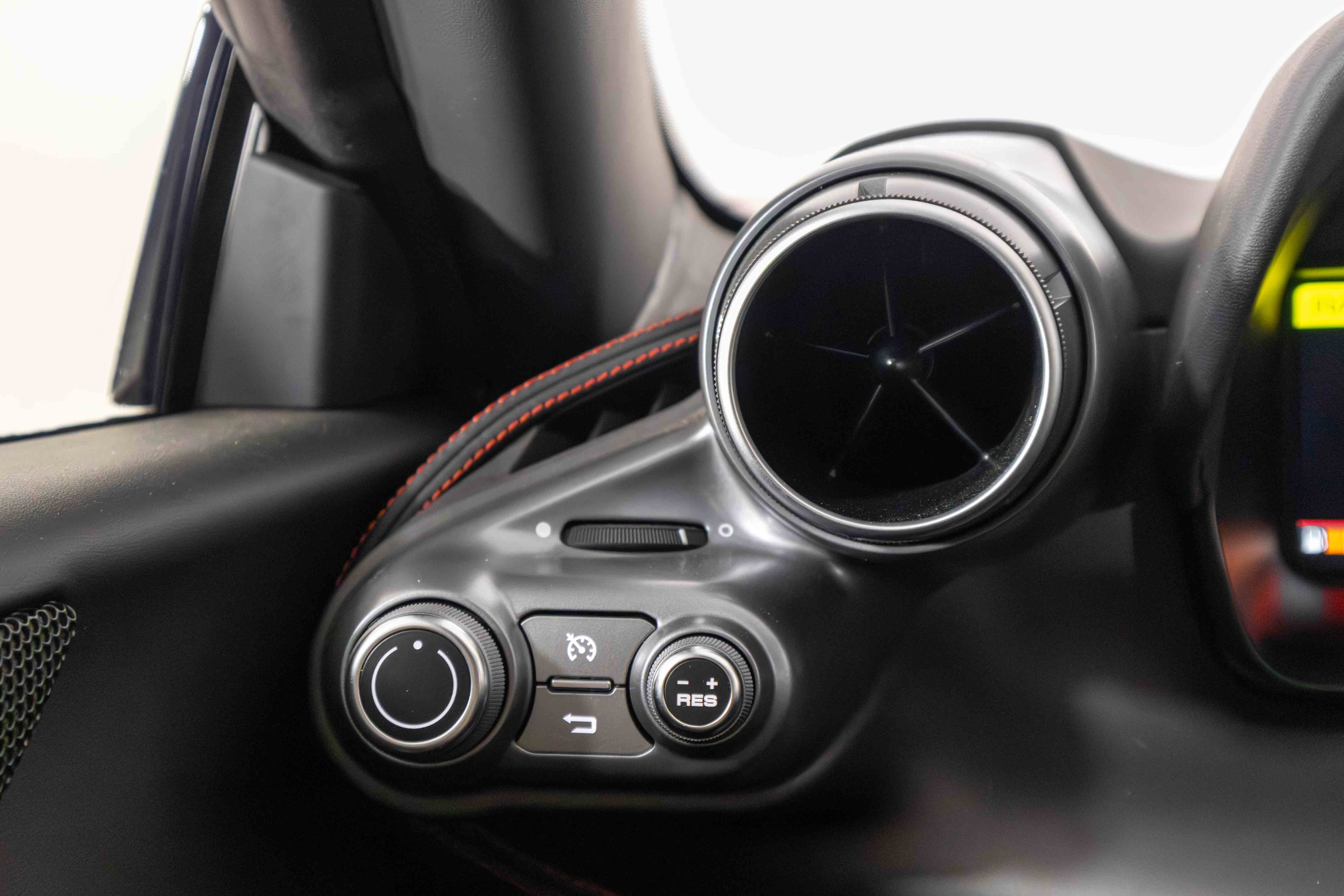 Certified 2023 Ferrari F8 Tributo image 32