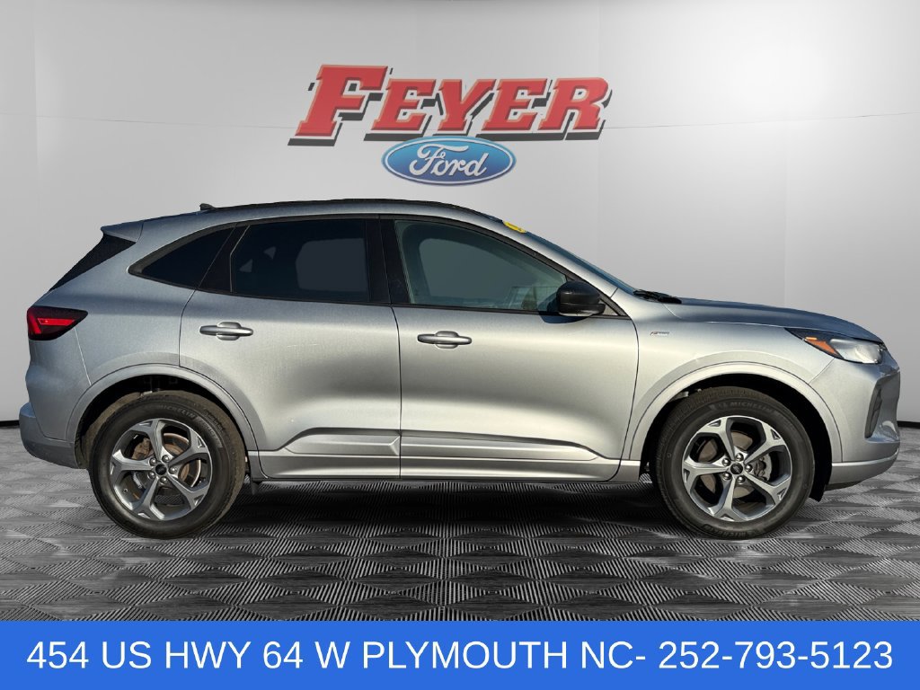 Used 2023 Ford Escape ST-Line w/ Tech Pack #1 AWD/4WD image 6