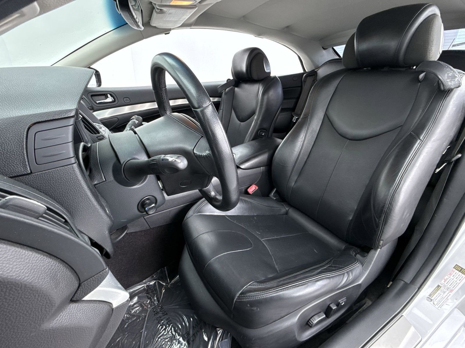 Used 2015 INFINITI Q60 Convertible w/ Premium Package image 10