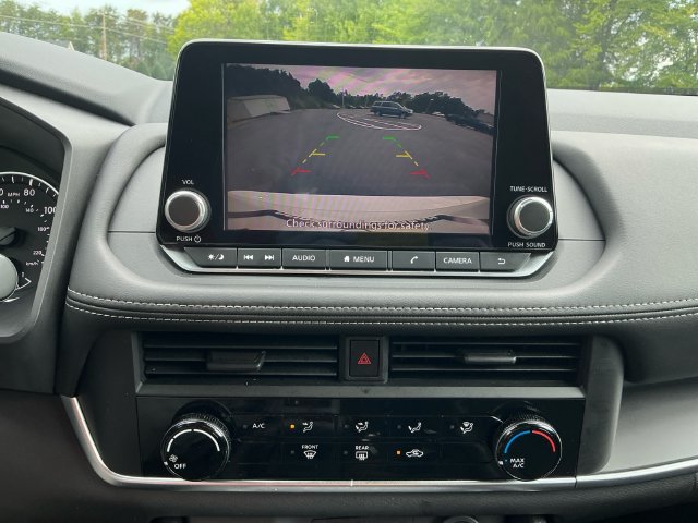 Used 2025 Nissan Rogue S AWD/4WD image 21