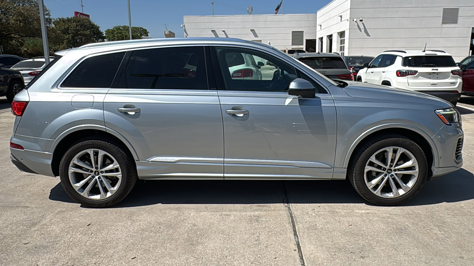 Used 2025 Audi Q7 3.0T Premium Plus image 9