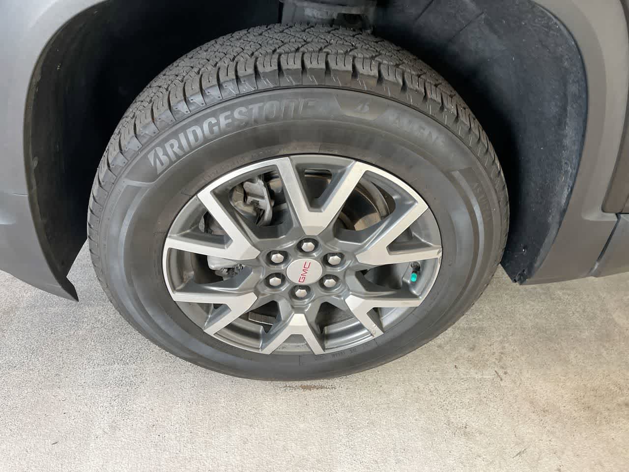 Used 2022 GMC Acadia SLE AWD/4WD image 10