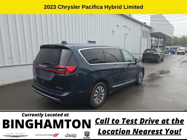 Used 2023 Chrysler Pacifica Limited FWD image 4