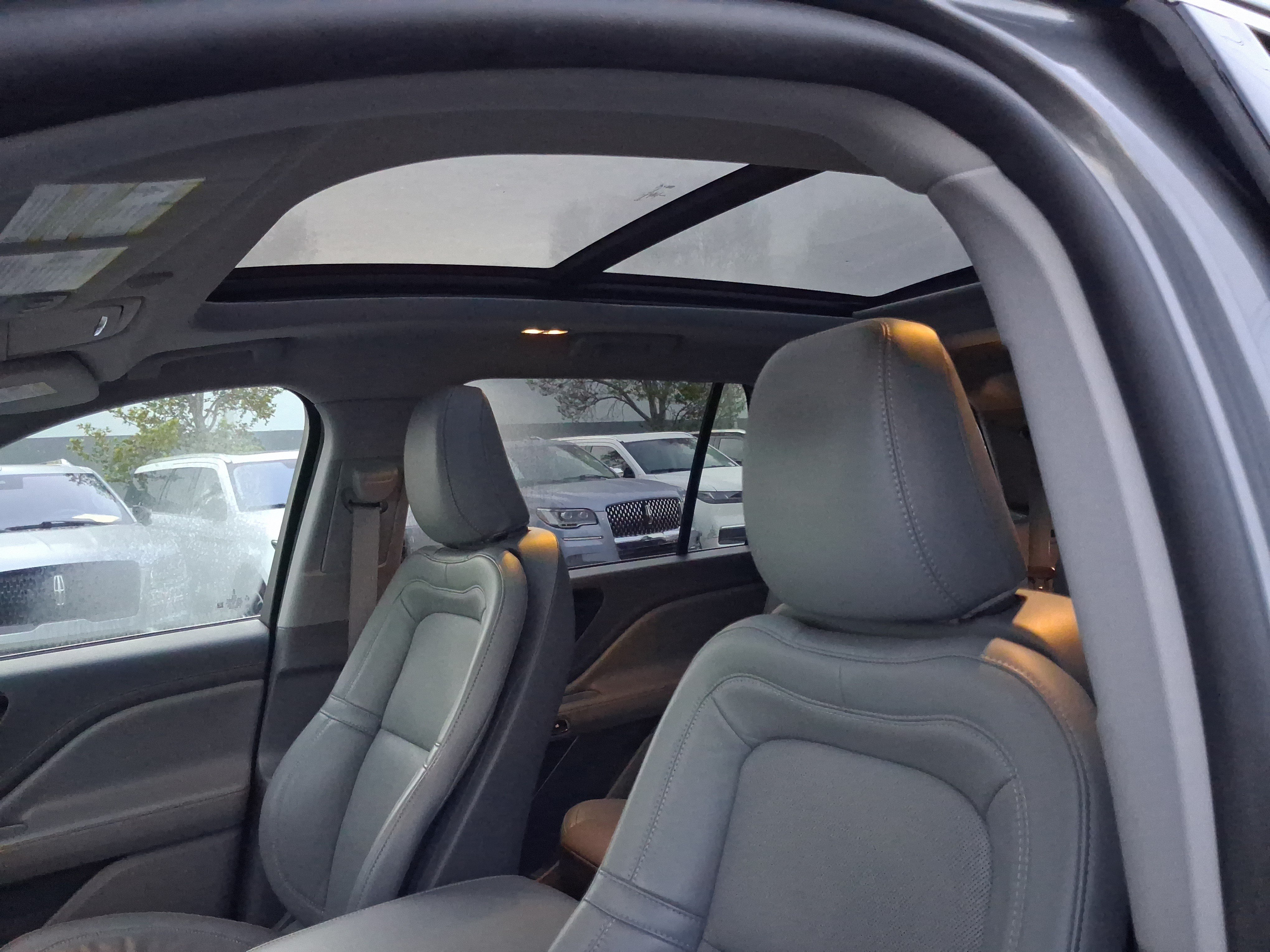 Used 2021 Lincoln Aviator Reserve RWD image 12