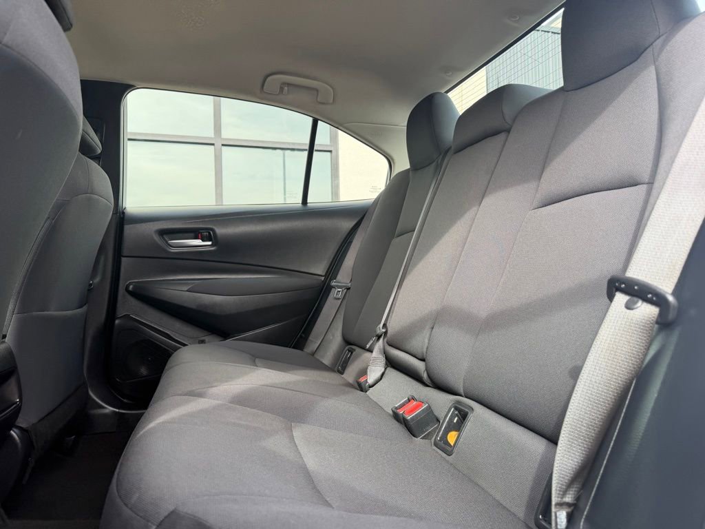 Used 2021 Toyota Corolla LE image 19