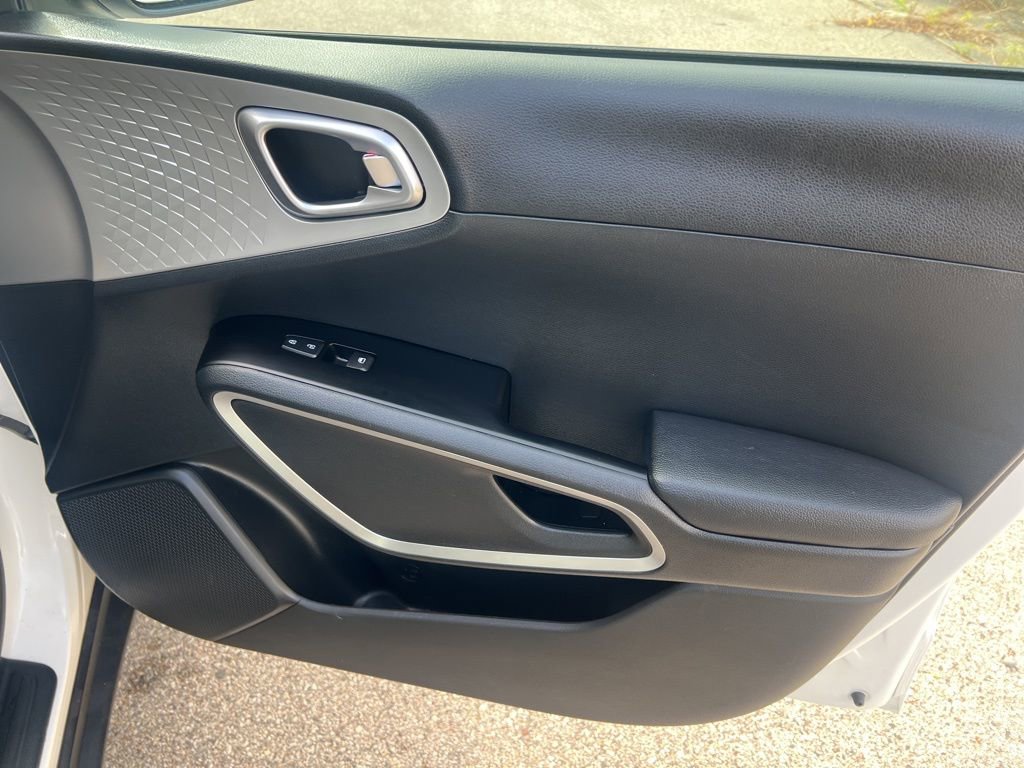 Certified 2022 Kia Soul LX image 22