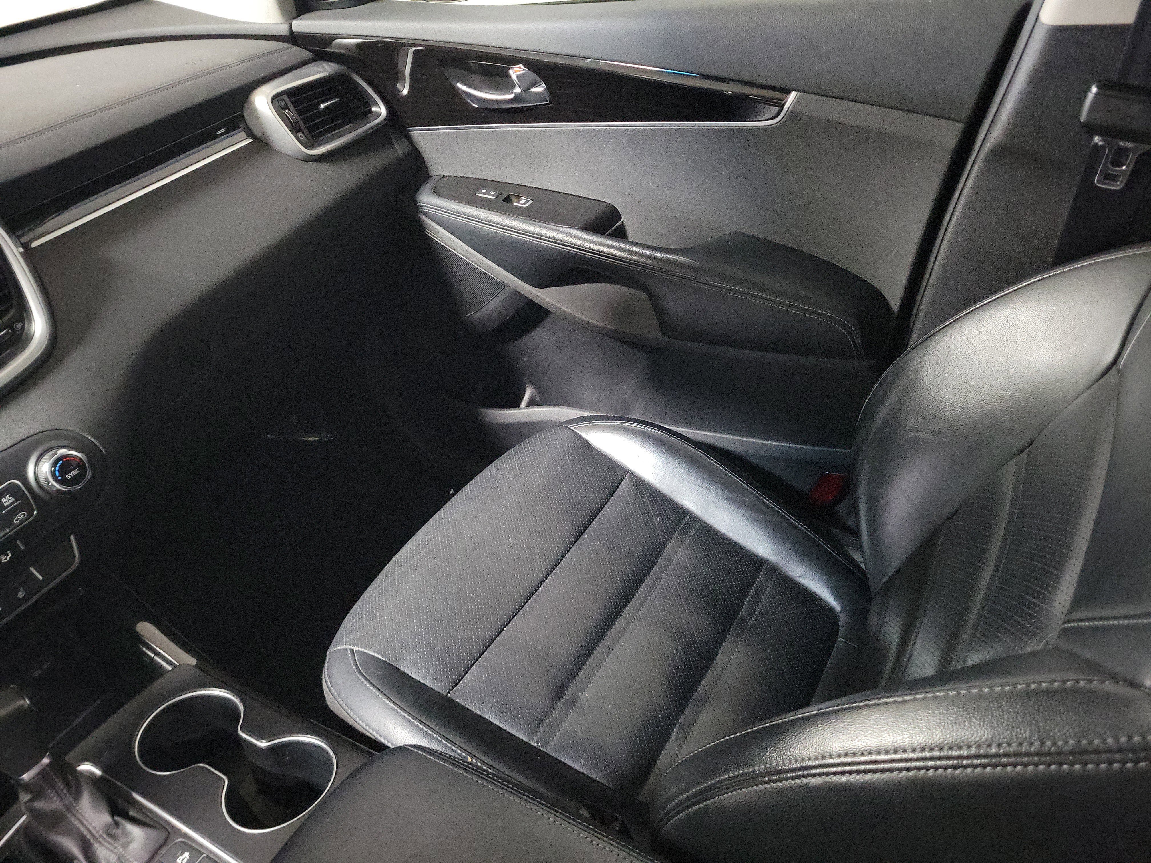 Used 2019 Kia Sorento EX image 18