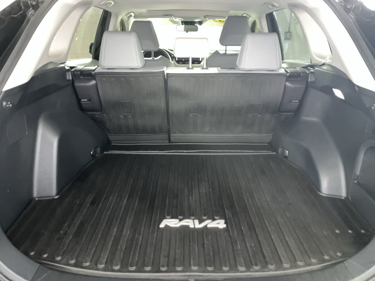 Used 2023 Toyota RAV4 XLE Premium AWD/4WD image 28